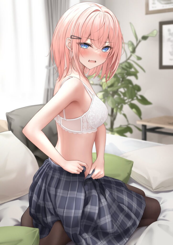 ピンクのボブカットで黒いヘアピンを留めたキャラクターが、白いレースのブラジャーと黒いタイツの上に紺色のチェック柄プリーツスカートを掴んでウエストを露わにし、頬を赤らめて眉をひそめている。